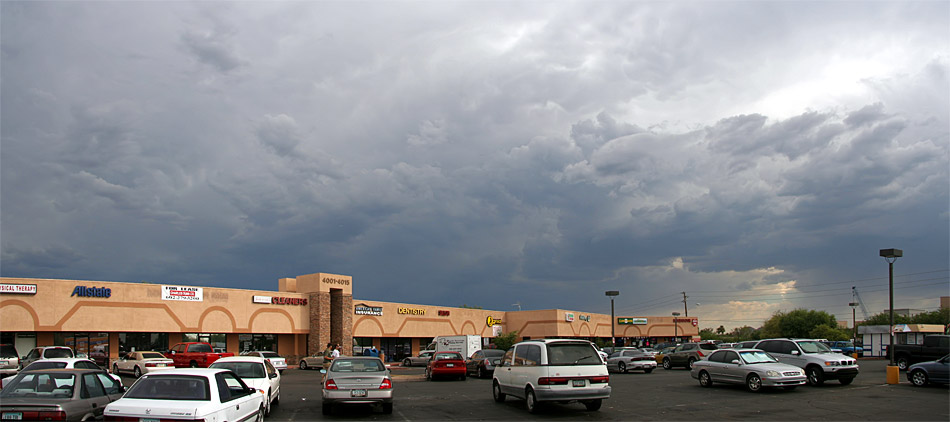 Storm clouds come in to Phoenix following yesterdays dust storm, early signs of the coming monsoon season here in Arizona