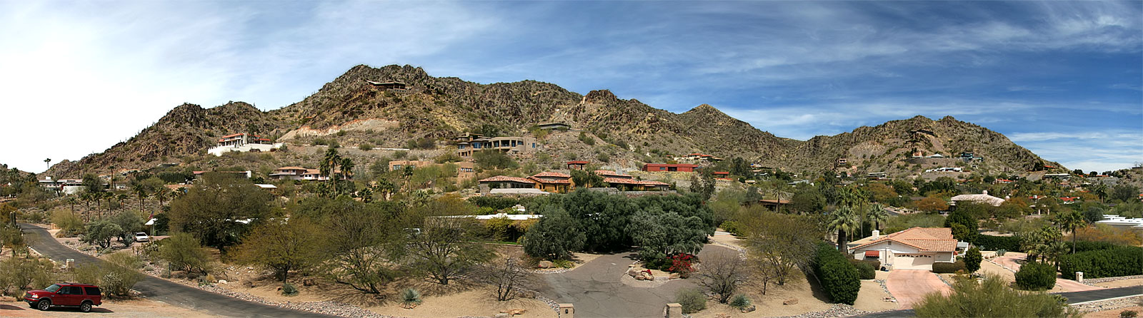 Between Paradise Valley and Phoenix in Arizona lies this little strip of Maricopa County land with real estate prices starting in the multi millions