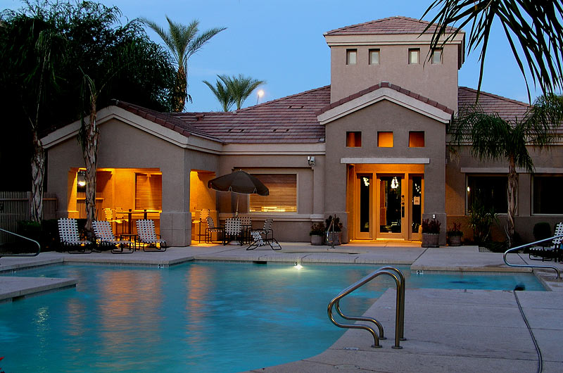 The pool at Ventura Vista Apartments in Phoenix, AZ