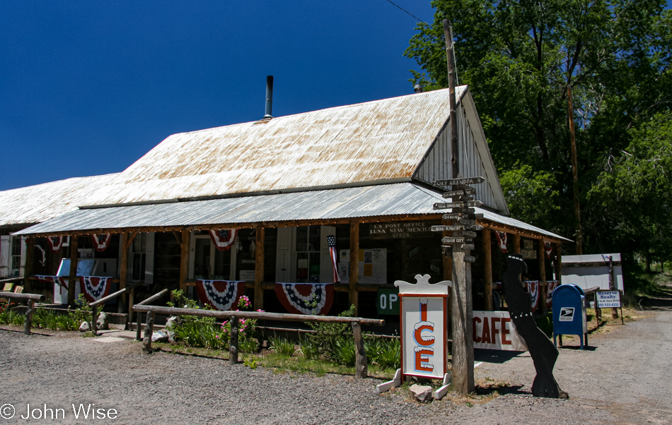 Luna Post Office and Cafe in Luna, New Mexico