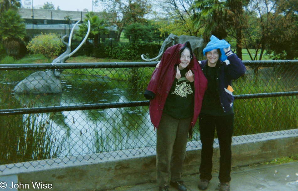 Jutta Engelhardt and Caroline Wise at the La Brea Tarpits in Los Angeles, California