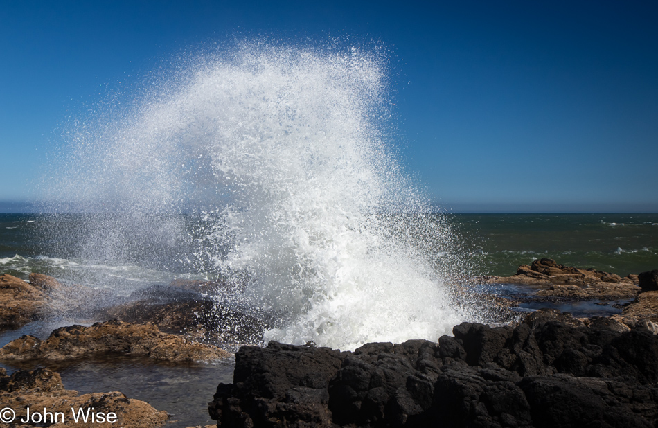 Thor's Well at Cape Perpetua in Yachats, Oregon