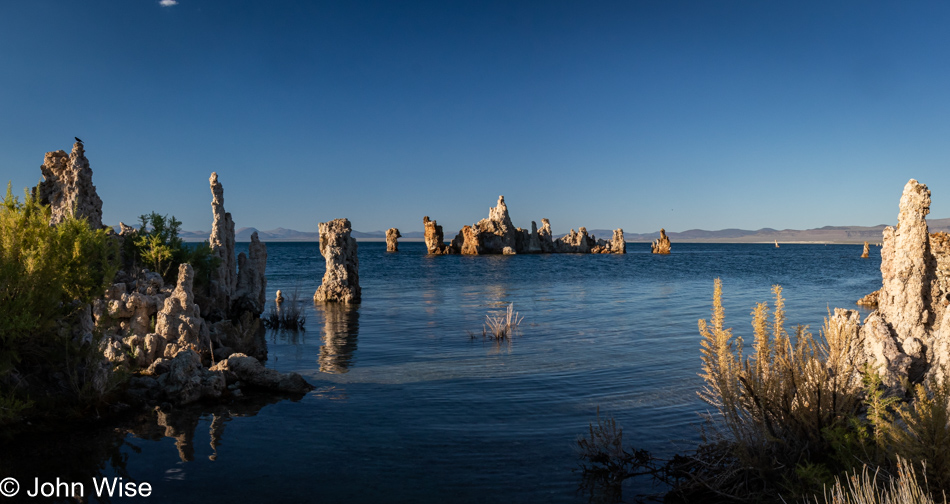 Mono Lake Navy Beach Viewpoint in Lee Vining, California