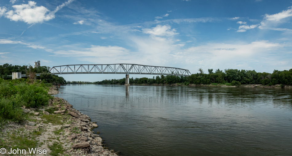 Bridge over the Missouri River seen from the Nebraska side